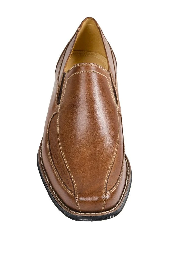 商品Sandro Moscoloni|Berwyn Venetian Loafer - Wide Width Available,价格¥327,第4张图片详细描述