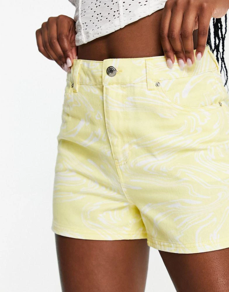 商品VERO MODA|Vero Moda twill short co-ord in yellow swirl print,价格¥139,第4张图片详细描述