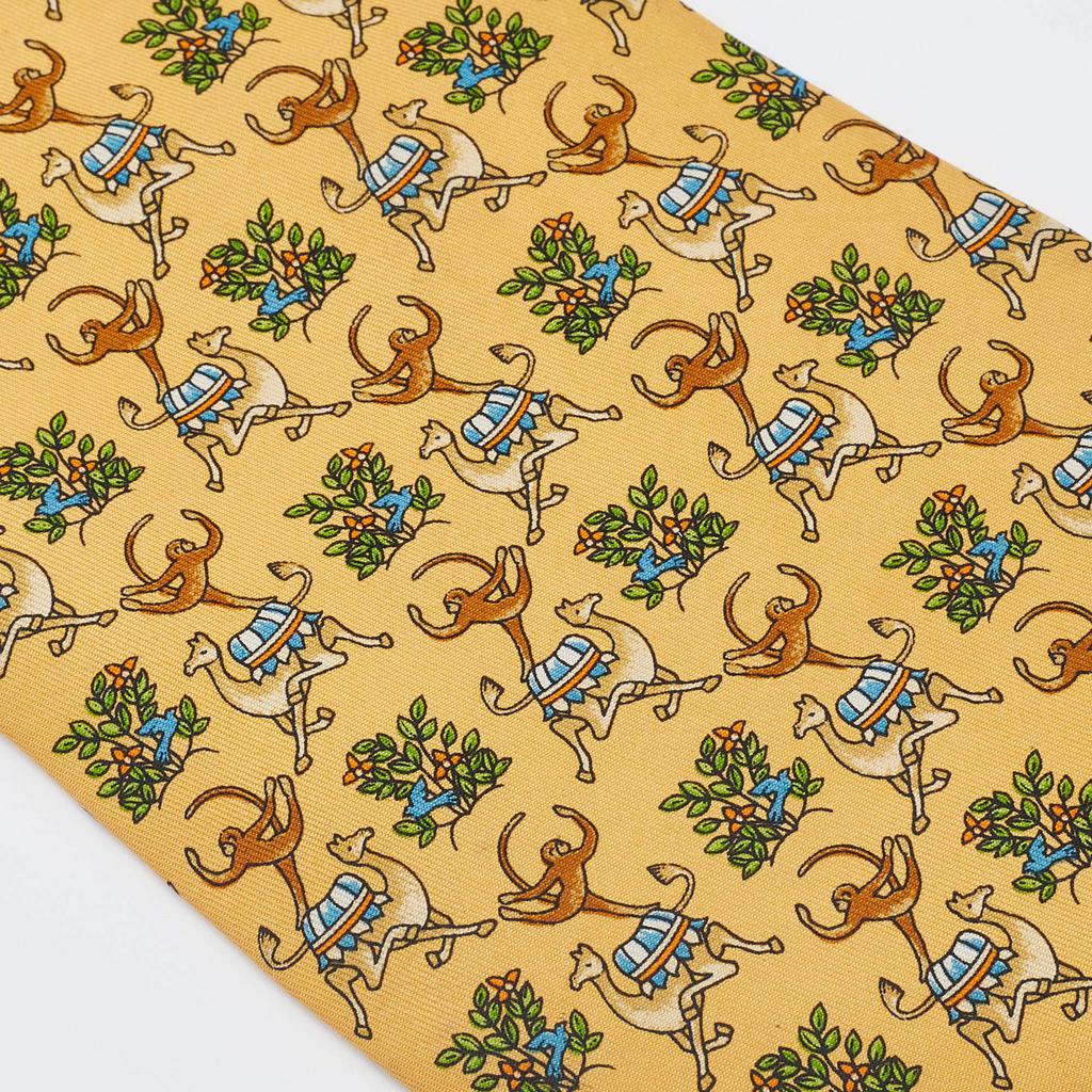 Salvatore Ferragamo Yellow Horse Printed Silk Tie商品第2张图片规格展示