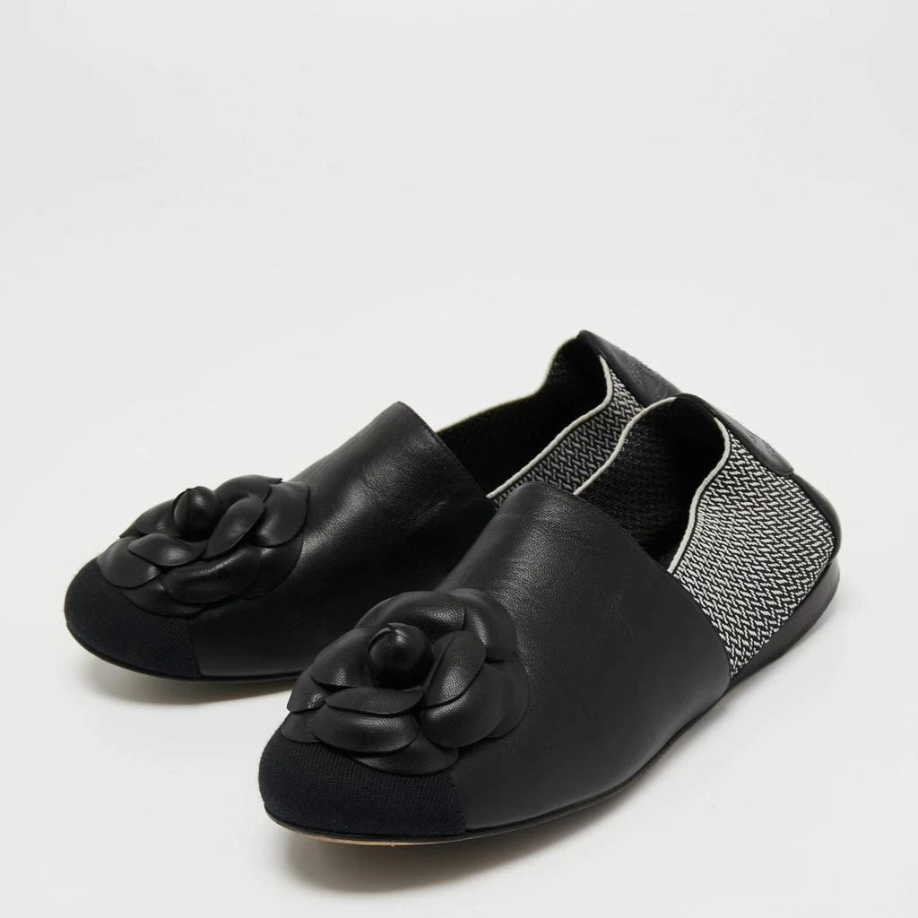 商品[二手商品] Chanel|Chanel Two Tone Leather and Elastic Cap Toe Camellia Flower Ballet Flats Size 37,价格¥2058,第2张图片详细描述