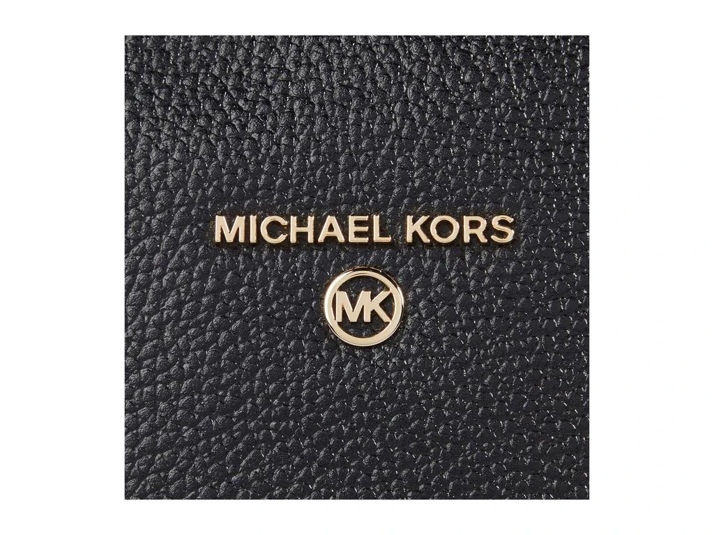 商品Michael Kors|Jet Set Charm Small North/South Chain Phone Crossbody,价格¥1080,第4张图片详细描述