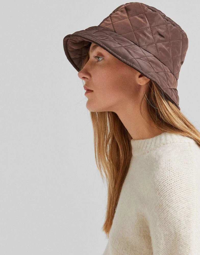 商品Bershka|Bershka quilted bucket hat in  brown,价格¥95,第2张图片详细描述