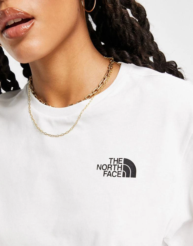 商品The North Face|The North Face Mountain Outline boyfriend fit long sleeve t-shirt in white Exclusive at ASOS,价格¥385,第3张图片详细描述