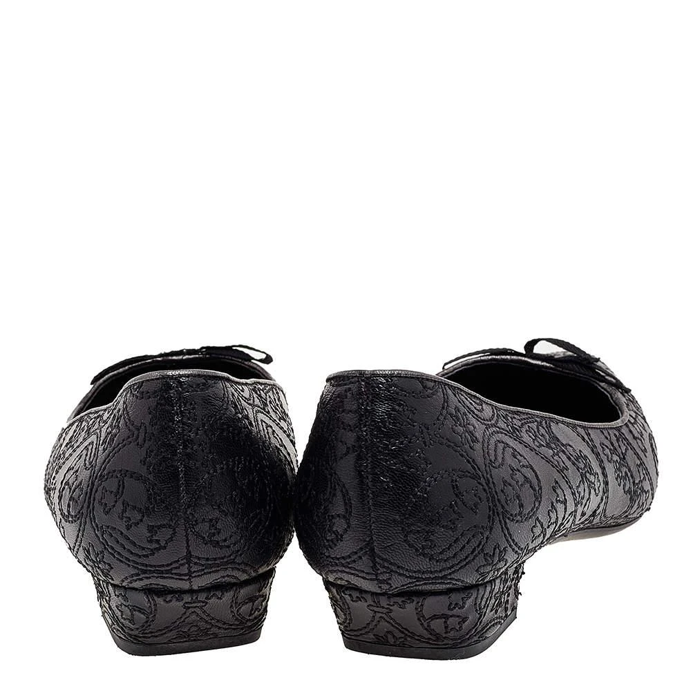 商品[二手商品] Prada|Prada Black Embroidered Leather Bow Pumps Size 40.5,价格¥1030,第5张图片详细描述