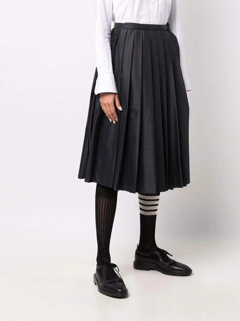 商品Thom Browne|THOM BROWNE WOMEN BELOW KNEE PLEATED WRAP SKIRT IN SHEER NYLON RIPSTOP,价格¥3815,第1张图片