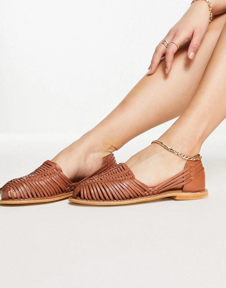 商品ASOS|ASOS DESIGN Wide Fit Mileage woven leather flat shoes in tan,价格¥134,第4张图片详细描述
