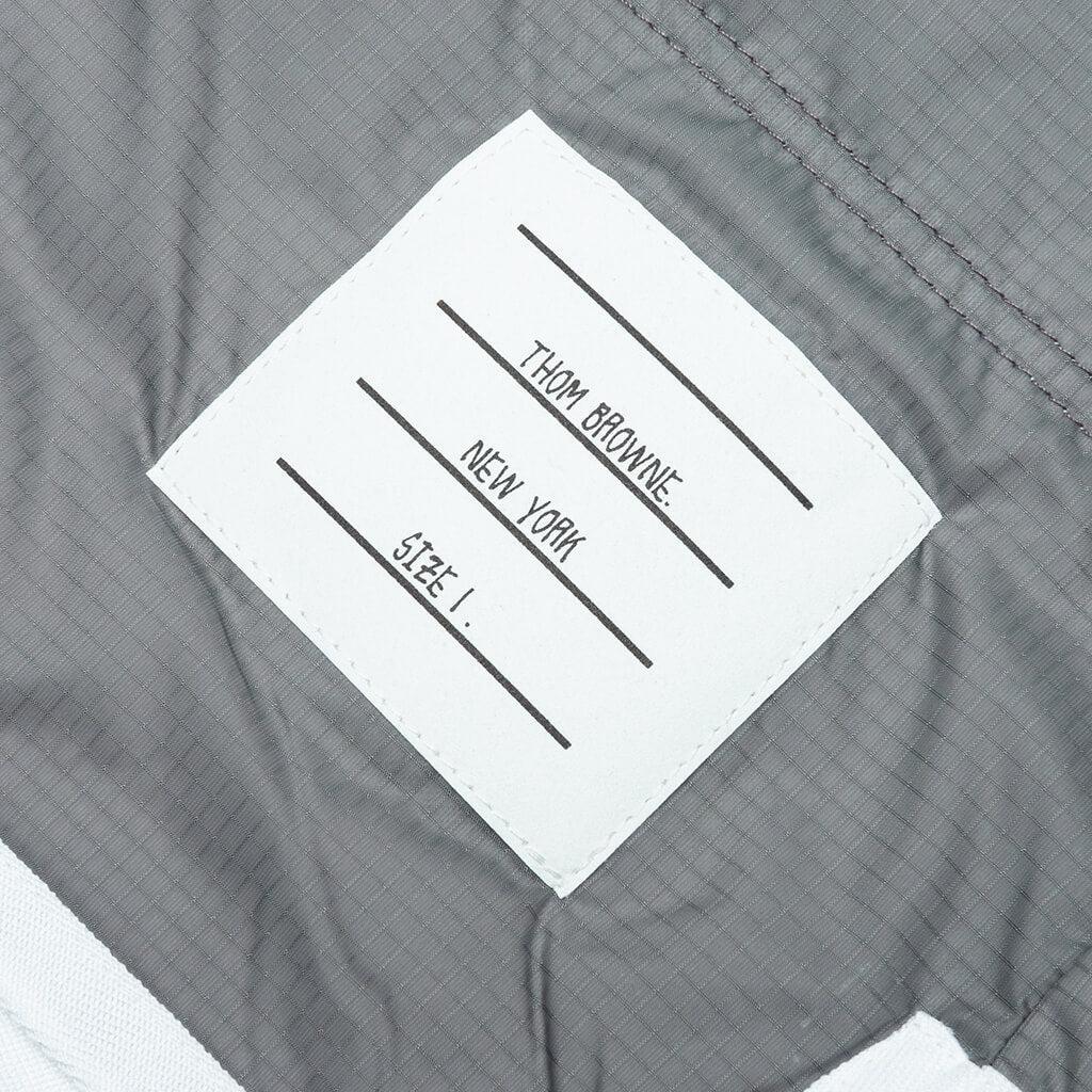 商品Thom Browne|Thom Browne Track Shorts w/ Jersey Lining in Quilted Ripstop - Silver,价格¥7127,第6张图片详细描述