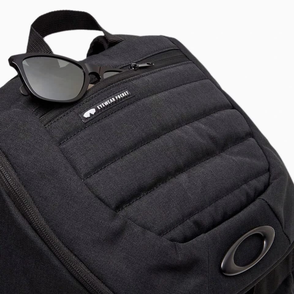 商品Oakley|Enduro 3.0 Big Backpack,价格¥1012,第4张图片详细描述