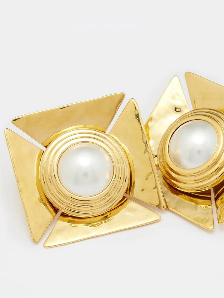 商品Yves Saint Laurent|Pearly square gold-tone clip earrings,价格¥9817,第5张图片详细描述