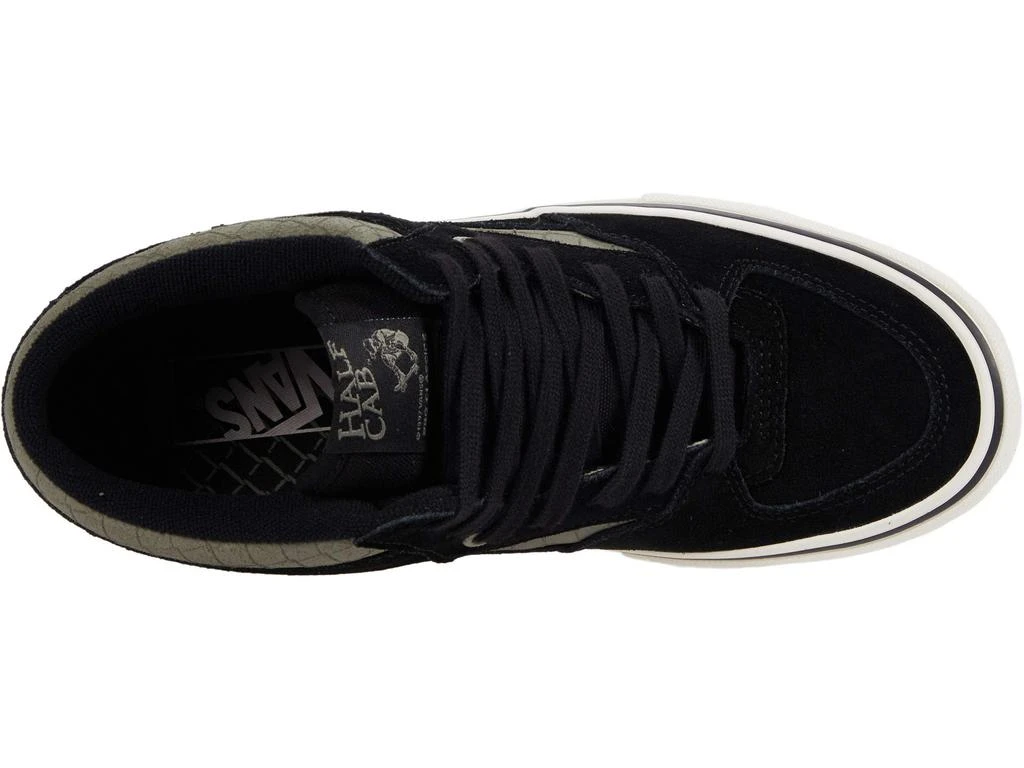 商品Vans|帆布鞋女 女款中帮运动滑板鞋休闲鞋,价格¥601,第2张图片详细描述
