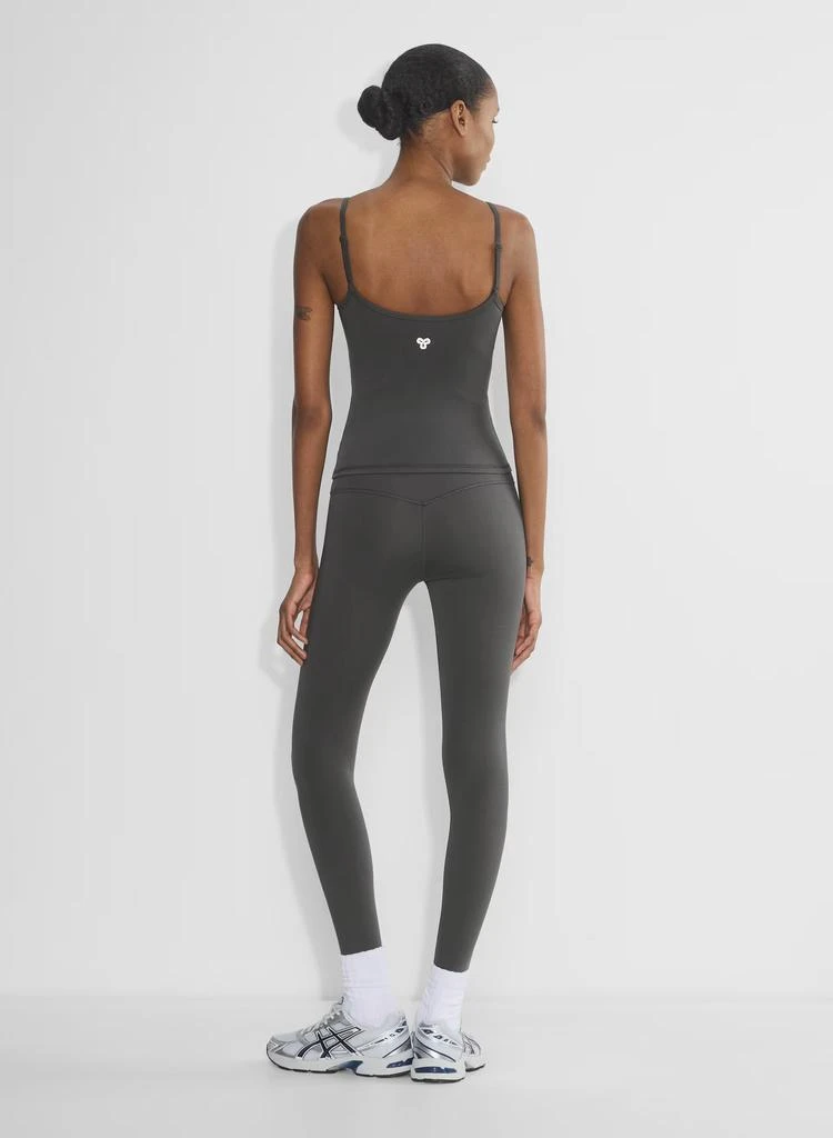 商品Aritzia|Golden - Glossform™ Essential Cami Tank,价格¥147,第5张图片详细描述