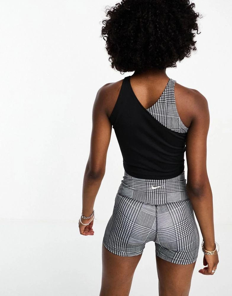 商品NIKE|Nike Yoga Dri-Fit crop tank in black check,价格¥188,第4张图片详细描述