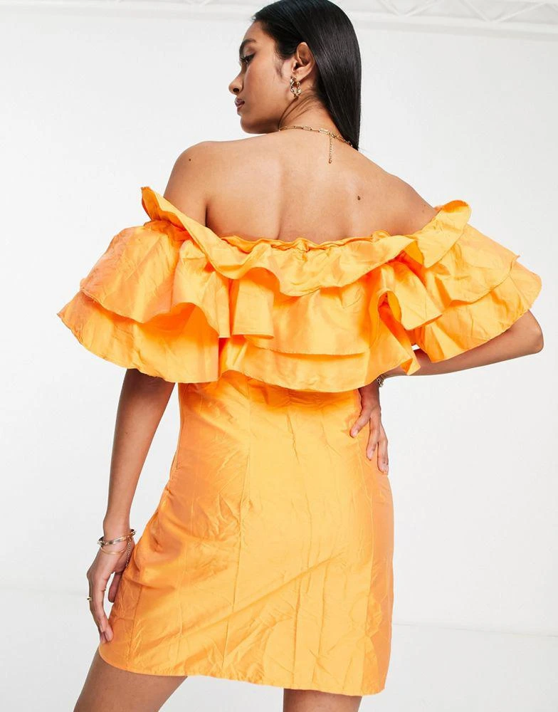 商品VERO MODA|Vero Moda mini dress with off the shoulder exaggerated frill detail in orange,价格¥129,第3张图片详细描述