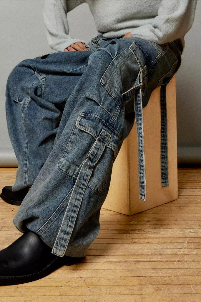 商品BDG|BDG Strappy Balloon Cargo Mid-Rise Jean,价格¥407,第3张图片详细描述