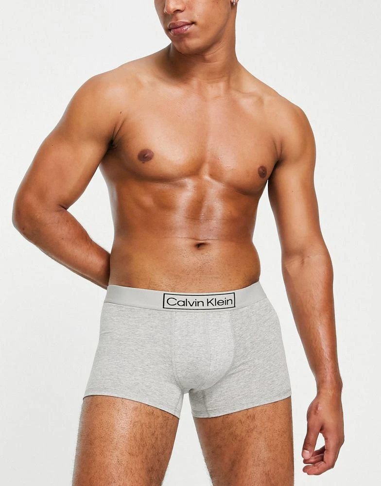 商品Calvin Klein|Calvin Klein reimagined heritage trunk in grey,价格¥232,第4张图片详细描述
