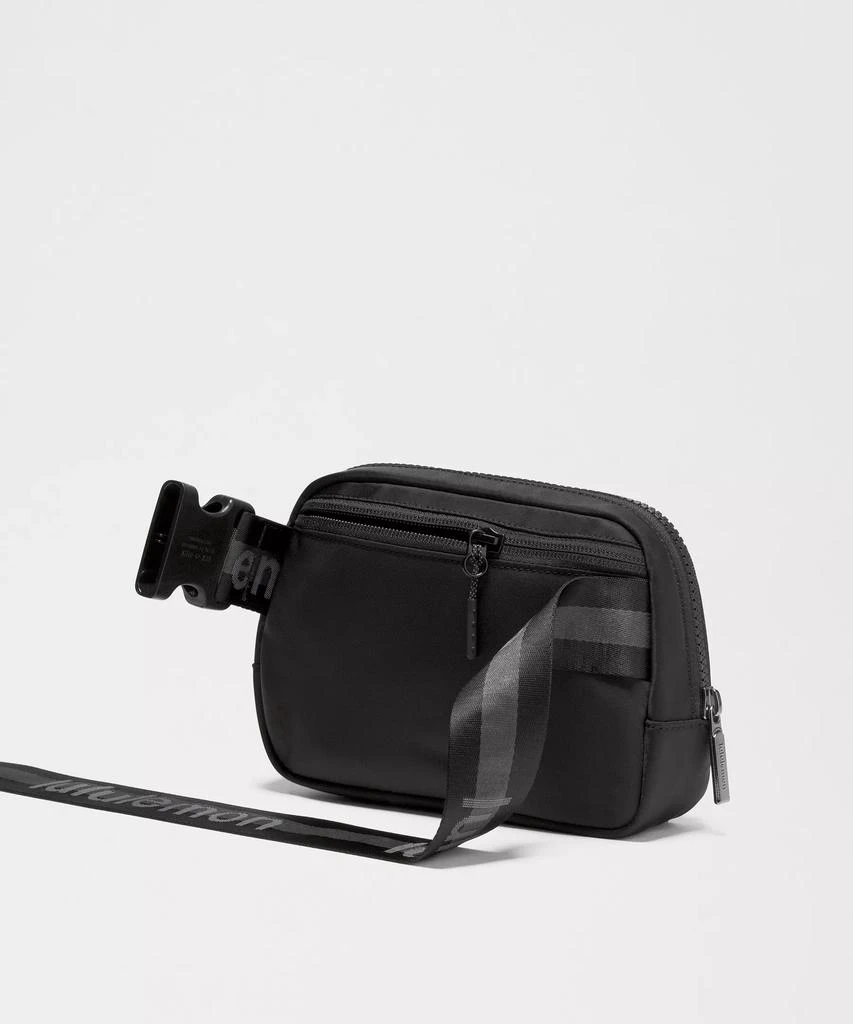 Everywhere Belt Bag 1L *Wordmark 商品