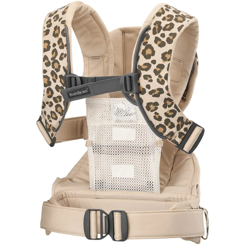 商品BabyBjörn|BABYBJÖRN One Cotton Baby Carrier - Beige Leopard,价格¥1227,第3张图片详细描述