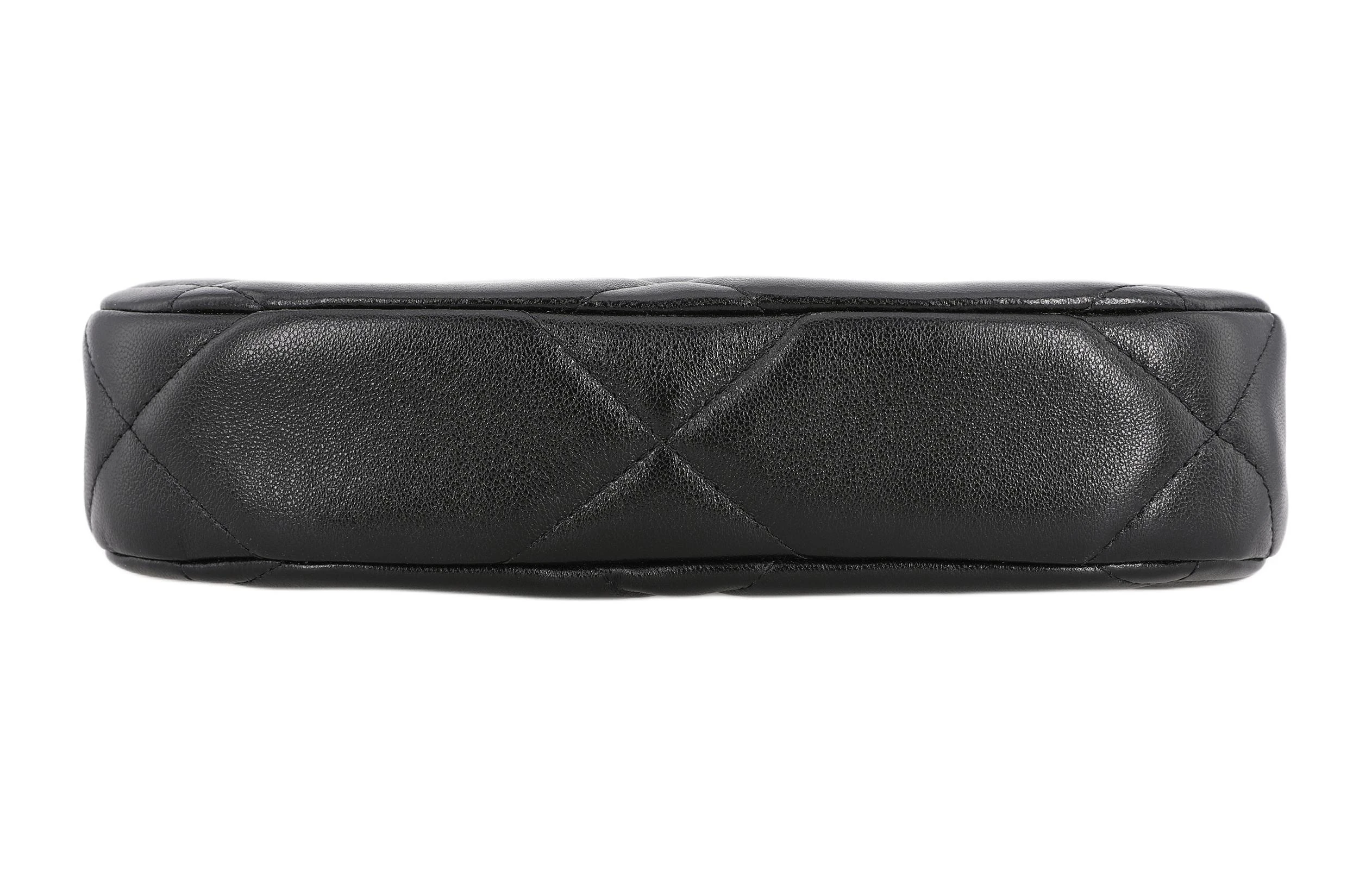 商品[国内直发] Chanel|香奈儿 19Bag 24C 品牌Logo拉链开合 羊皮 豌豆包单肩斜挎包 迷你 女款 黑色,价格¥32000,第5张图片详细描述
