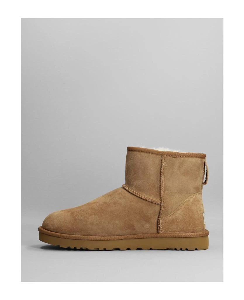 商品UGG|UGG Mini Classic Low Heels Ankle Boots In Leather Color Suede,价格¥1851,第3张图片详细描述