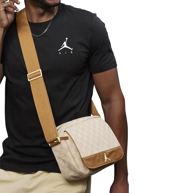 商品Jordan|Jordan Monogram Mini Messenger - Men's,价格¥339,第1张图片