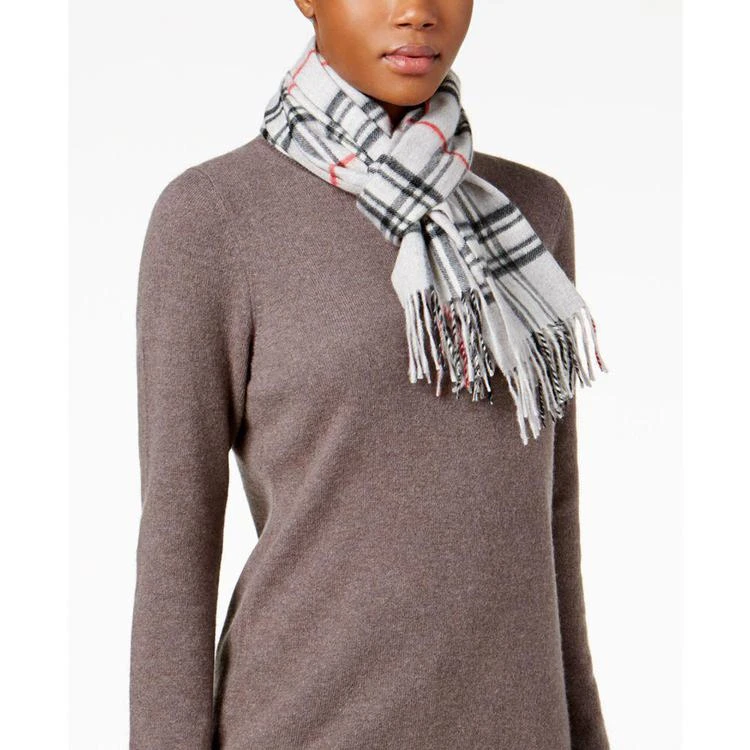 商品Charter Club|Charter Club Signature Plaid Cashmere Scarf, Only at Macy's围巾,价格¥292,第4张图片详细描述