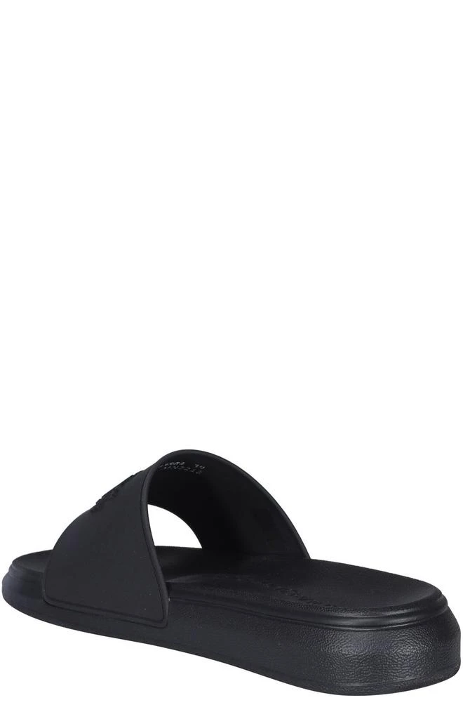 商品Alexander McQueen|Alexander McQueen Logo Embossed Slides,价格¥2109,第3张图片详细描述