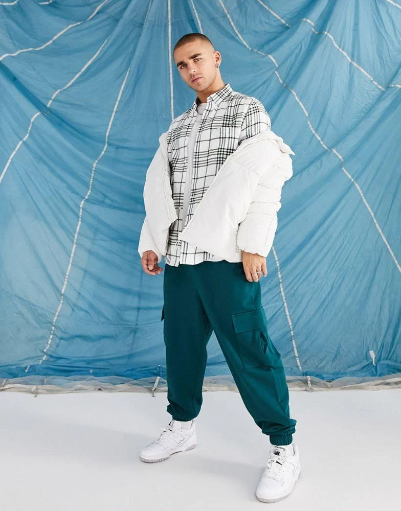 商品ASOS|ASOS DESIGN oversized joggers with cargo pocket in teal green,价格¥198,第4张图片详细描述