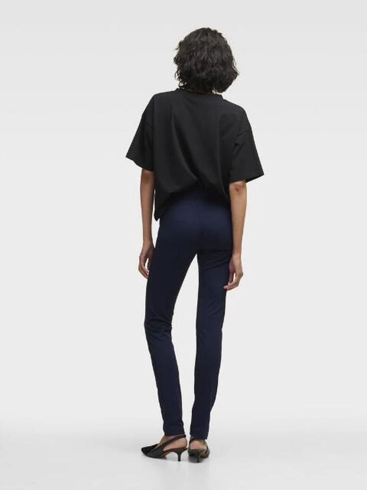 商品DKNY|SKYLINE CROPPED LOGO T恤,价格¥369,第3张图片详细描述