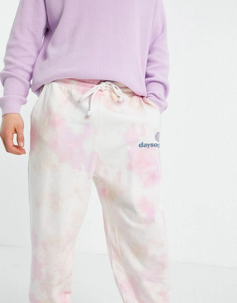 商品ASOS|ASOS Daysocial co-ord relaxed tie dye jogger with logo print in pink and orange,价格¥156,第3张图片详细描述