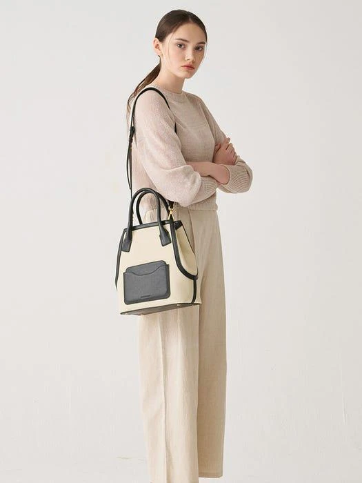 商品Coccinelle|Evasion Canvas Bag_3 Color,价格¥4459,第3张图片详细描述