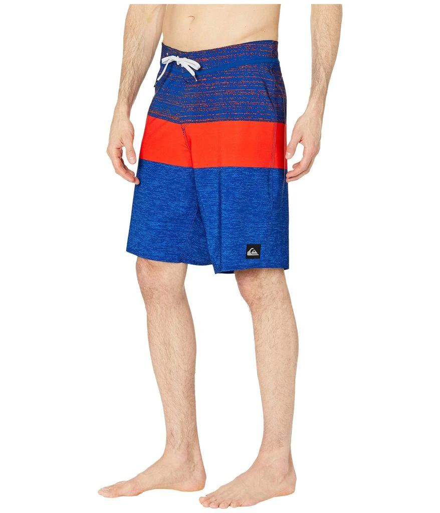 商品Quiksilver|20" Everyday Blocked Vee 2.0 Boardshorts Swim Trunks,价格¥301,第2张图片详细描述