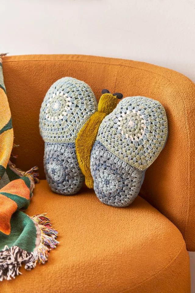 商品Urban Outfitters|Crochet Butterfly Throw Pillow,价格¥408,第3张图片详细描述