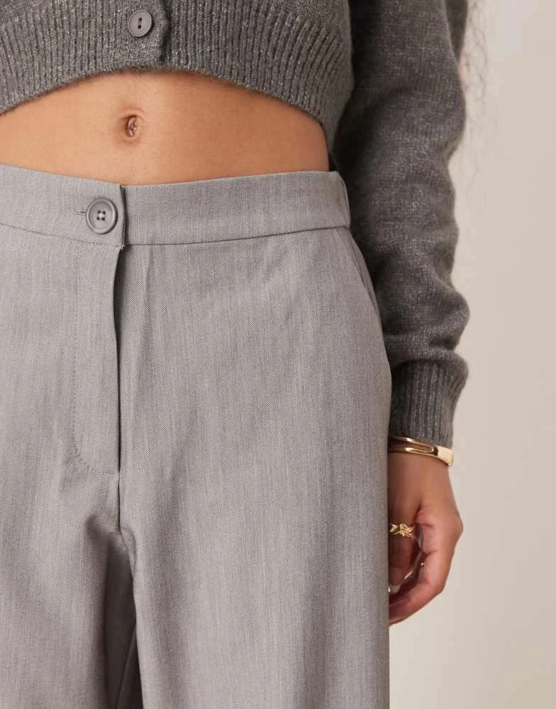 商品ASOS|ASOS DESIGN Petite tailored wide leg dad trousers in grey,价格¥250,第5张图片详细描述