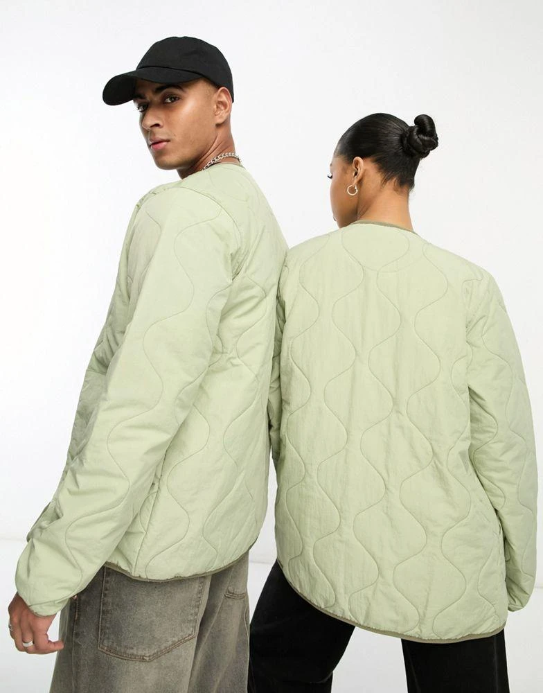 商品Columbia|Columbia Doverwood crinkle fabric unisex quilted liner jacket in khaki  Exclusive at ASOS,价格¥715,第2张图片详细描述