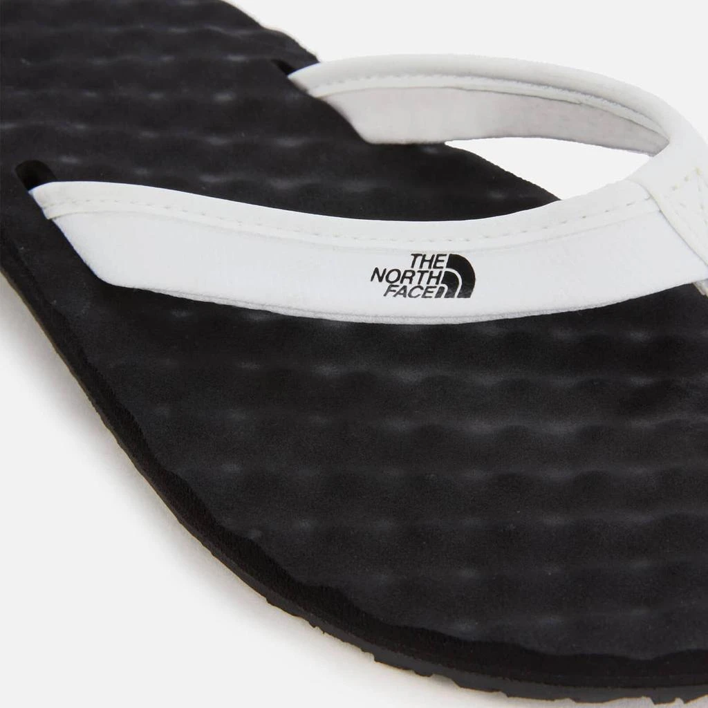 商品The North Face|The North Face Women's Base Camp Mini Il Flip Flops - Black/White,价格¥150,第4张图片详细描述