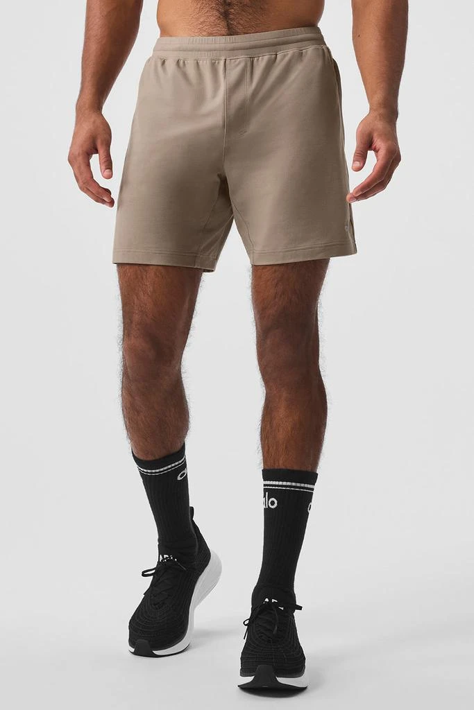 商品Alo|7" Conquer React Performance Short - Gravel,价格¥510,第1张图片