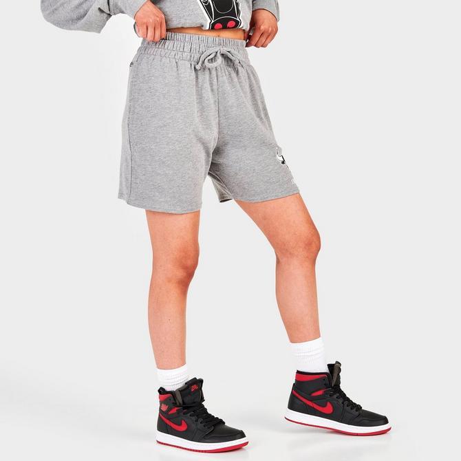 商品Mitchell and Ness|Women's Mitchell & Ness Chicago Bulls NBA Fleece Shorts,价格¥219,第5张图片详细描述