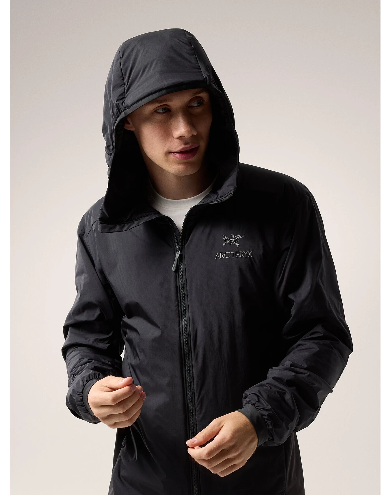 商品Arc'teryx|Arc'teryx 男士户外冲锋衣 X000007487BLACK 黑色,价格¥2740,第6张图片详细描述