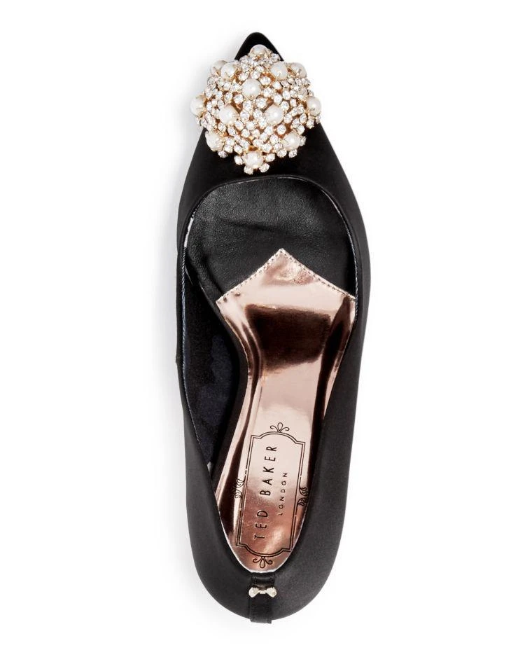 商品Ted Baker London|Dahrlin 绸缎珍珠钻饰尖头高跟鞋,价格¥1270,第3张图片详细描述