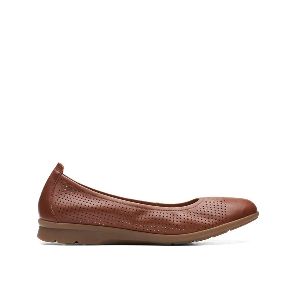 商品Clarks|Women's Collection Jenette Ease Perforated Flats,价格¥402,第3张图片详细描述