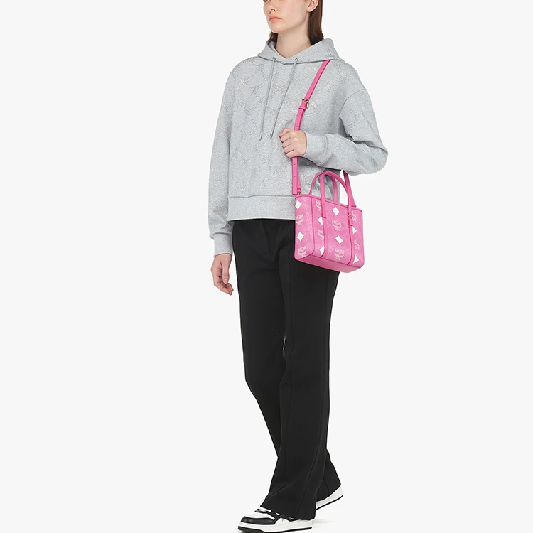 商品[国内直发] MCM|Toni 经典老花满印菜篮子  托特Tote斜挎购物袋单肩手提包 迷你 女款 玫红色 牛皮拼织物拼人造革,价格¥5256,第8张图片详细描述