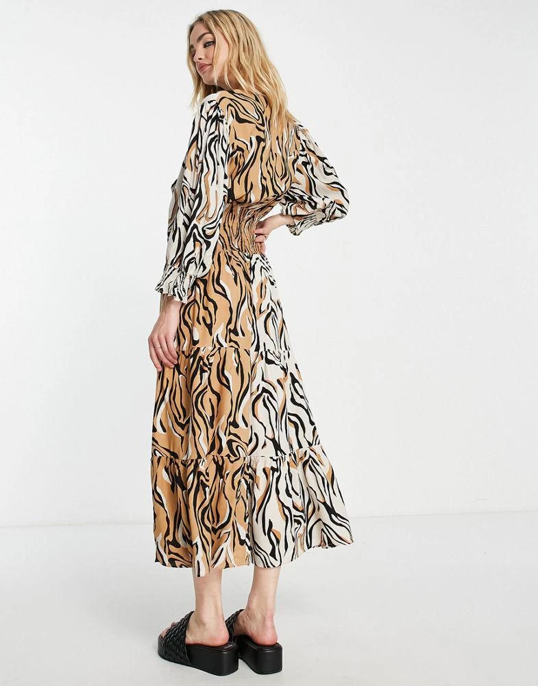 商品River Island|River Island animal print shirred midi dress in light brown,价格¥202,第2张图片详细描述