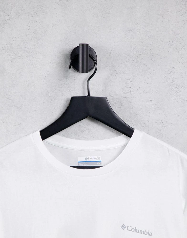 商品Columbia|Columbia Cades Cove long sleeve back print t-shirt in white Exclusive at ASOS,价格¥270,第2张图片详细描述