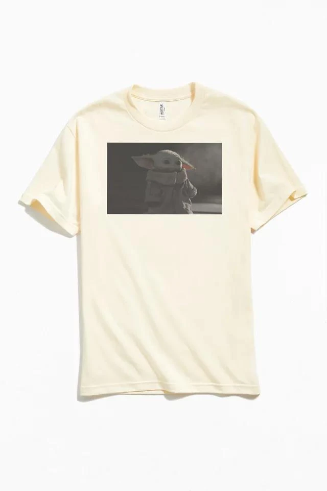 商品Urban Outfitters|Star Wars The Mandalorian Baby Yoda Tee,价格¥152,第1张图片