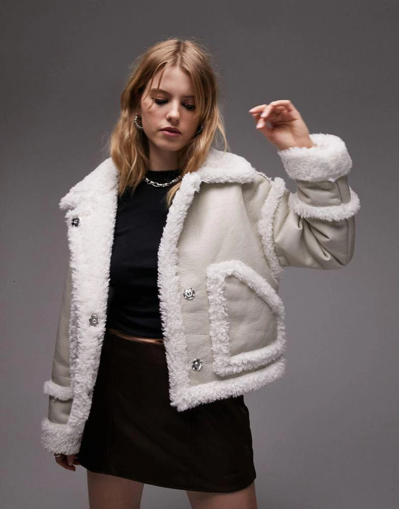 商品Topshop|Topshop faux leather cropped car coat with faux fur trims in white,价格¥387,第3张图片详细描述