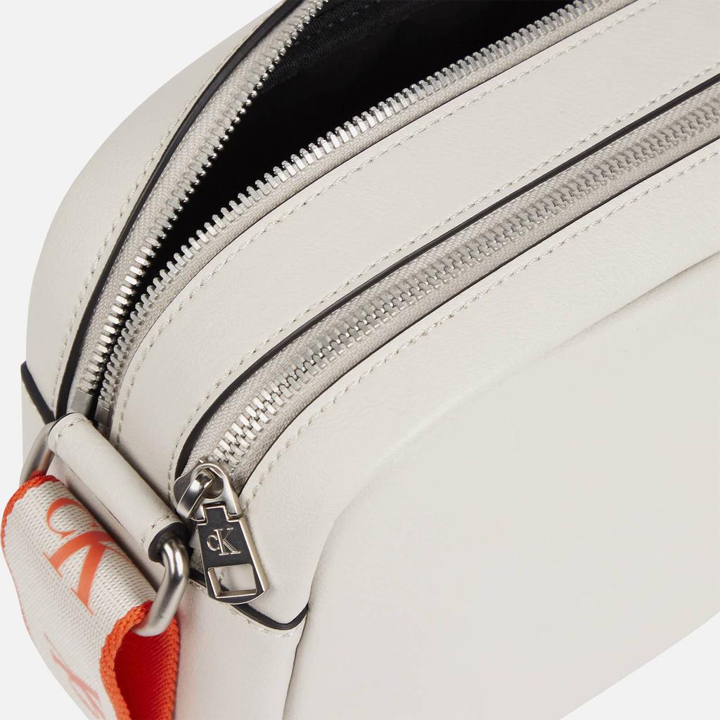 Calvin Klein Jeans Ultralight Faux Leather Camera Bag商品第3张图片规格展示