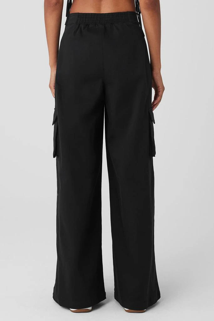 商品Alo|Show Off Cargo Wide Leg Trouser (Long) - Black,价格¥1185,第4张图片详细描述