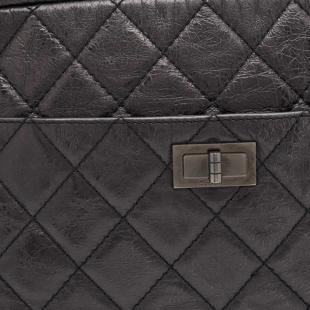 商品[二手商品] Chanel|Chanel Metallic Black Quilted Aged Leather Large Reissue Camera Bag,价格¥10440,第5张图片详细描述