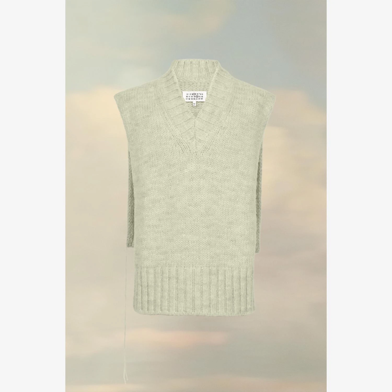 商品MAISON MARGIELA|包税【预售7天发货】 MAISON MARGIELA 23秋冬 女士 马甲 Gilet en maille à teinture botanical SI0TH0001S17802709M,价格¥5943,第1张图片