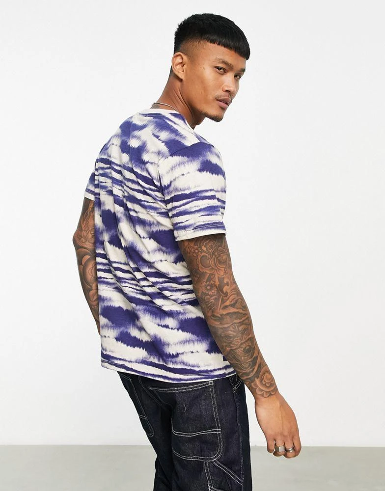 商品WeSC|WESC t-shirt in blue & white print,价格¥131,第2张图片详细描述